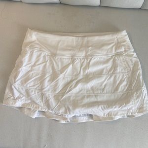 Used Lululemon Pace Rival Skirt in a White size 4